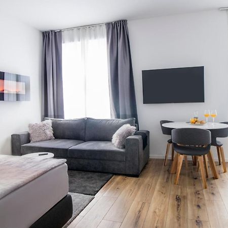 Main Square Modern Apartments Zagreb Bagian luar foto